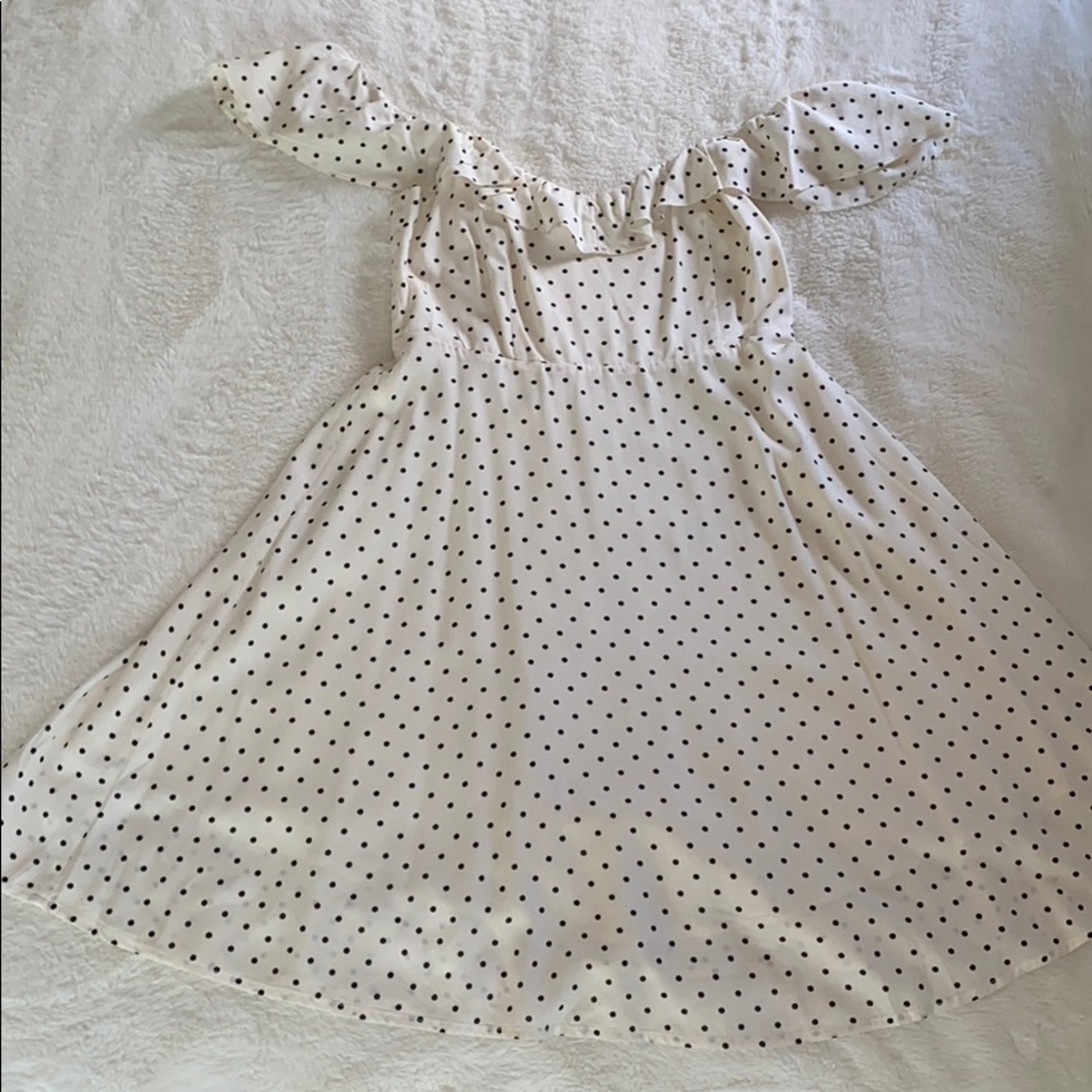 Black and white polka dot dress!
